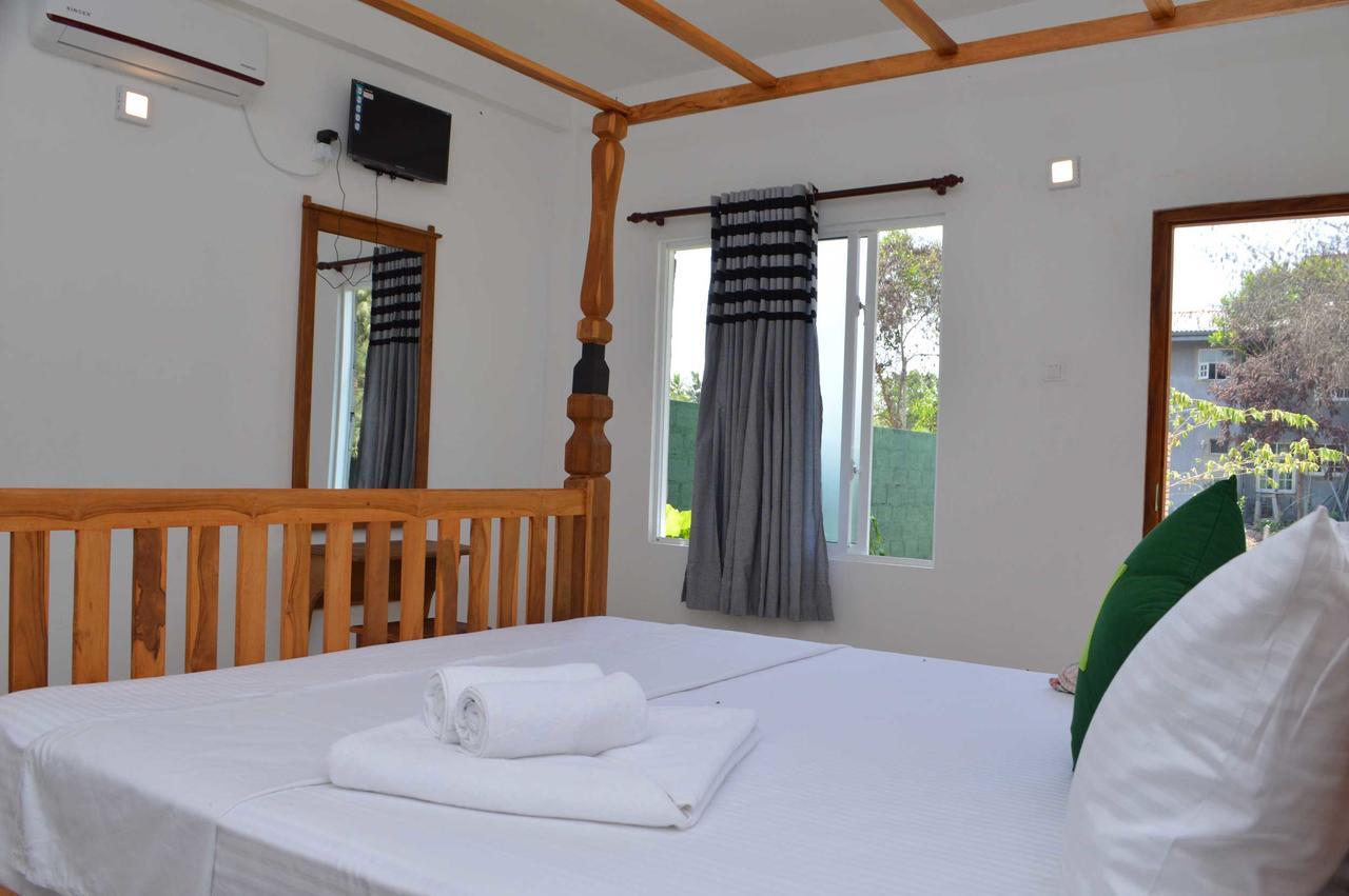 Airport Green Hotel Katunayake Exterior photo