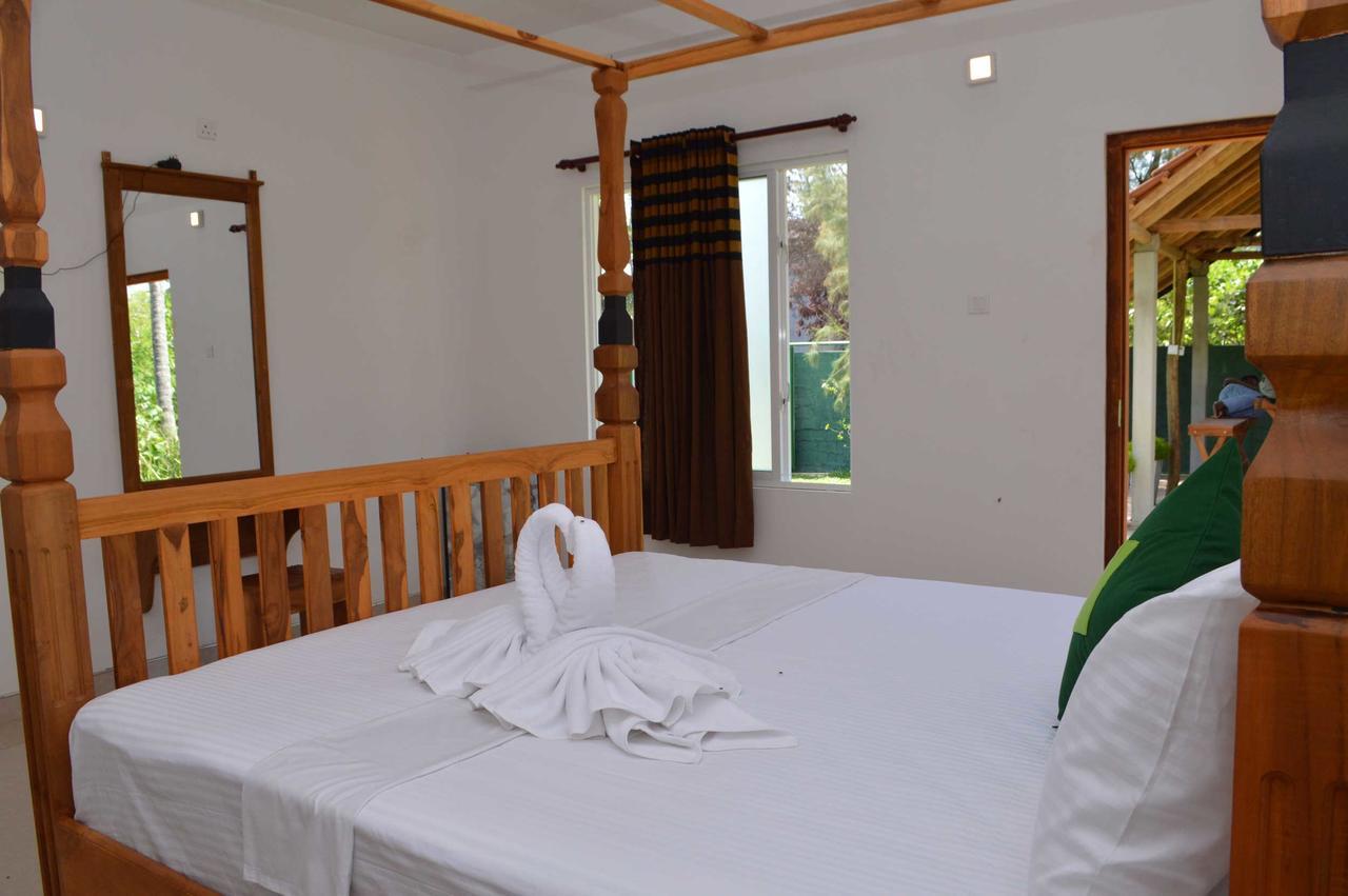 Airport Green Hotel Katunayake Exterior photo