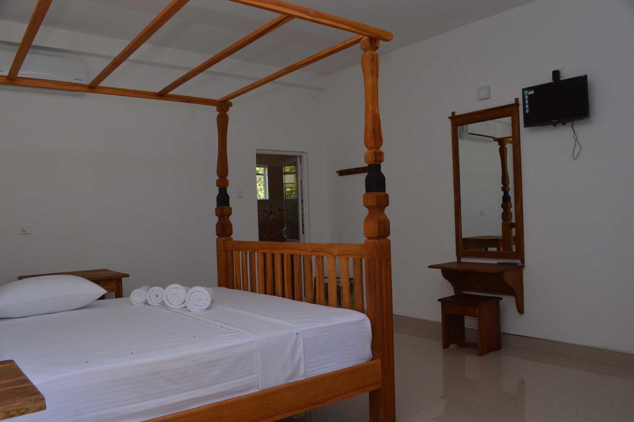 Airport Green Hotel Katunayake Exterior photo