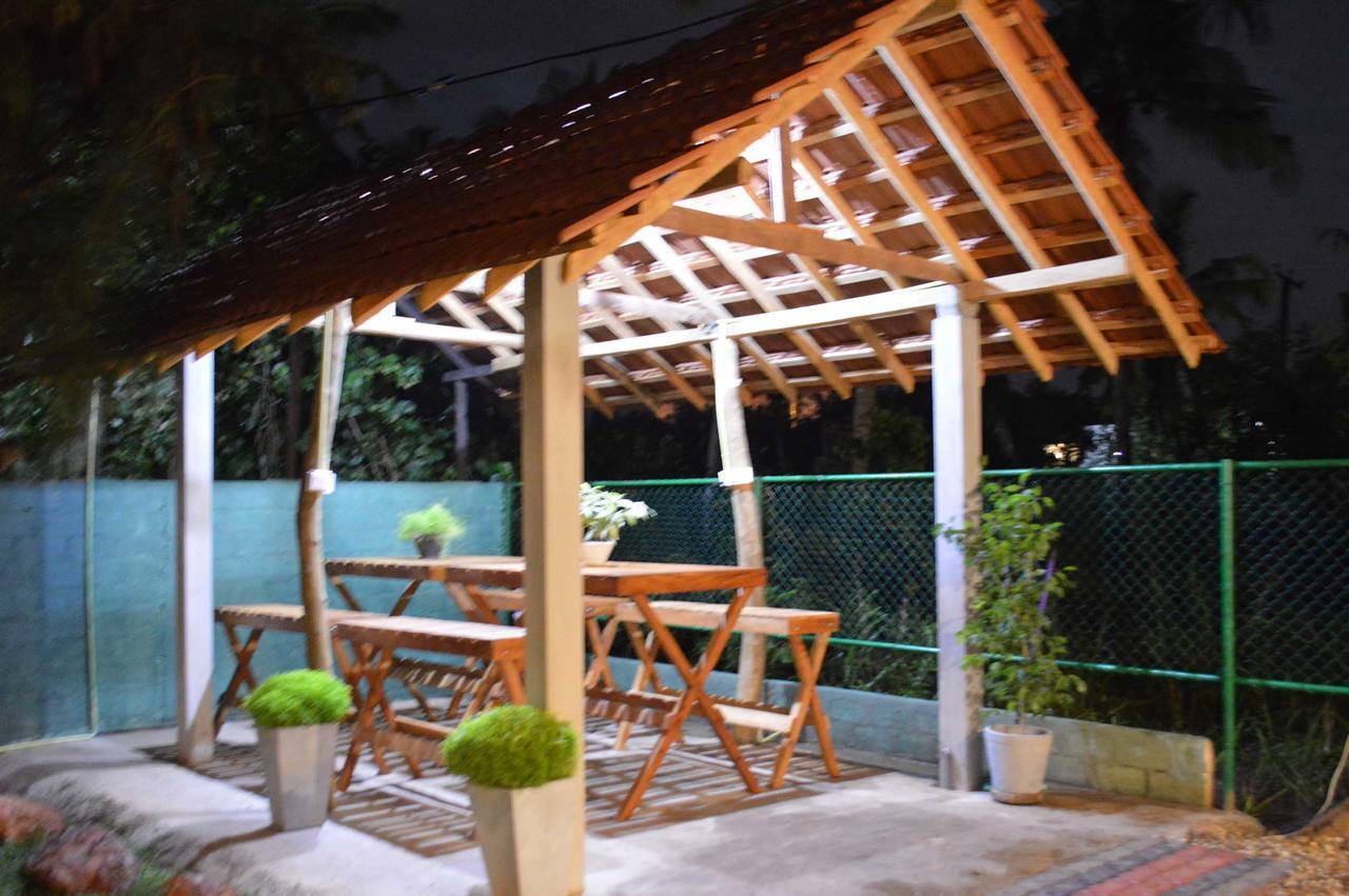 Airport Green Hotel Katunayake Exterior photo