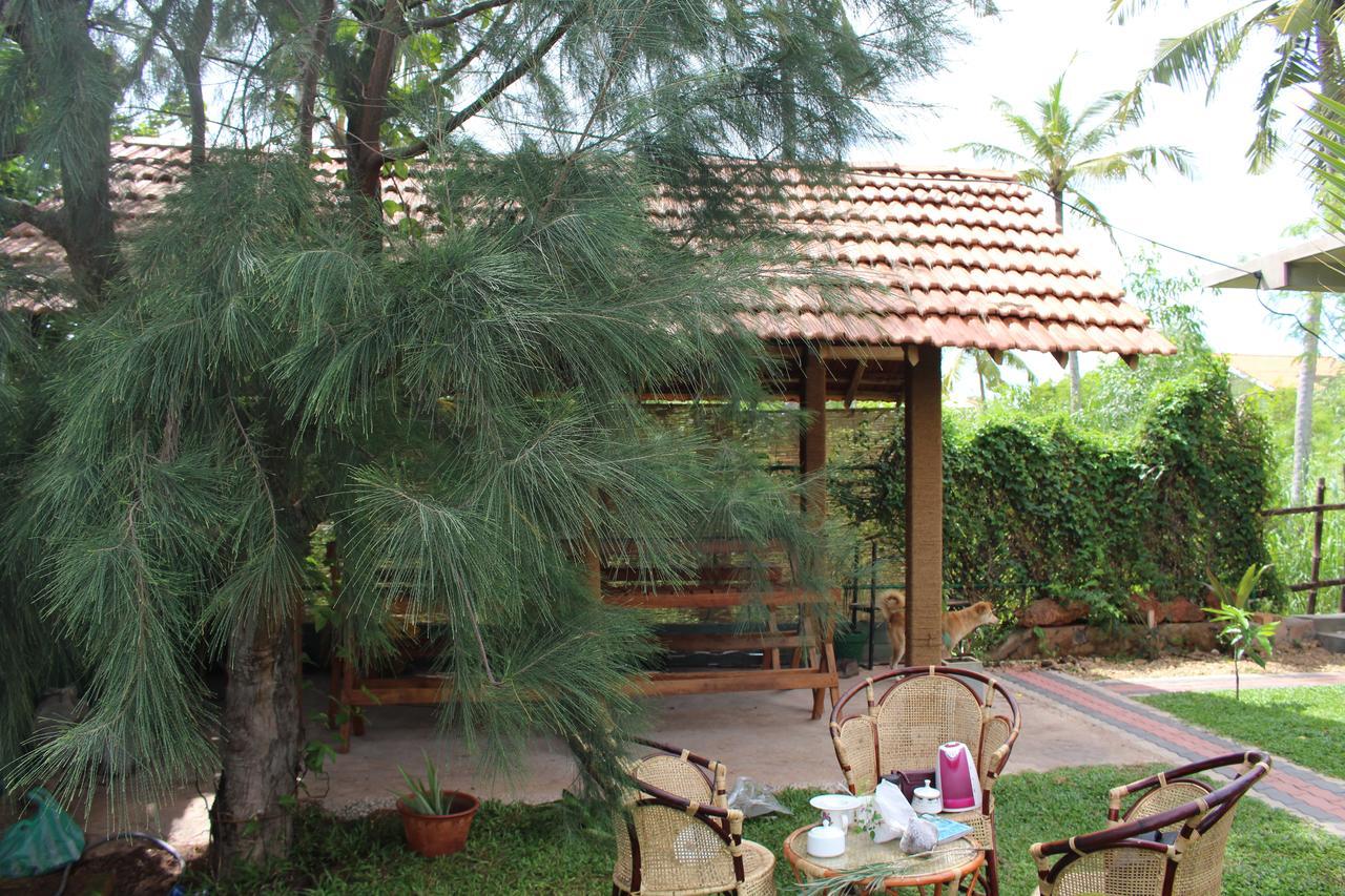 Airport Green Hotel Katunayake Exterior photo