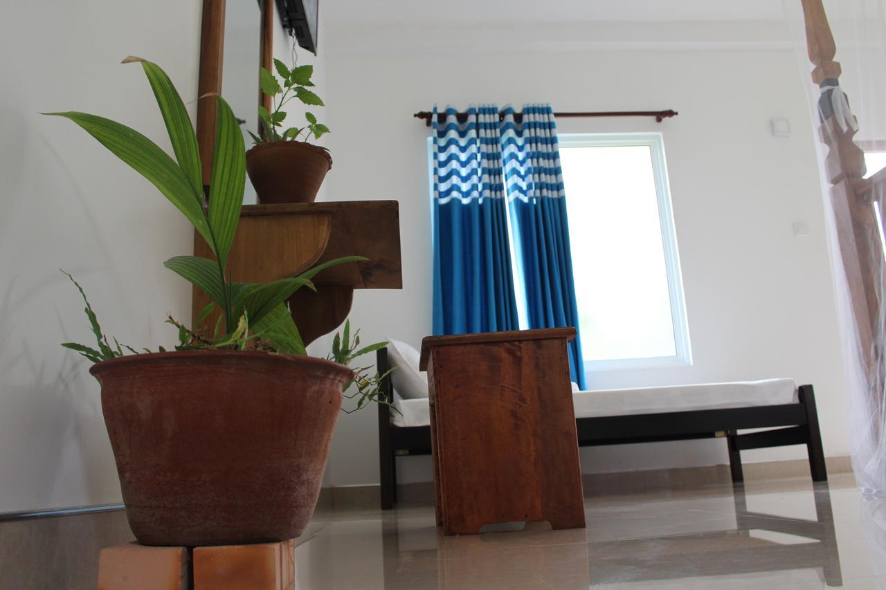 Airport Green Hotel Katunayake Exterior photo