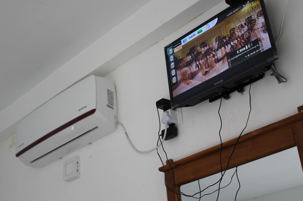 Airport Green Hotel Katunayake Exterior photo