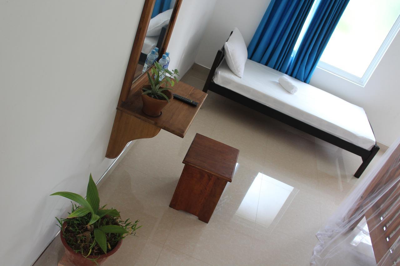 Airport Green Hotel Katunayake Exterior photo