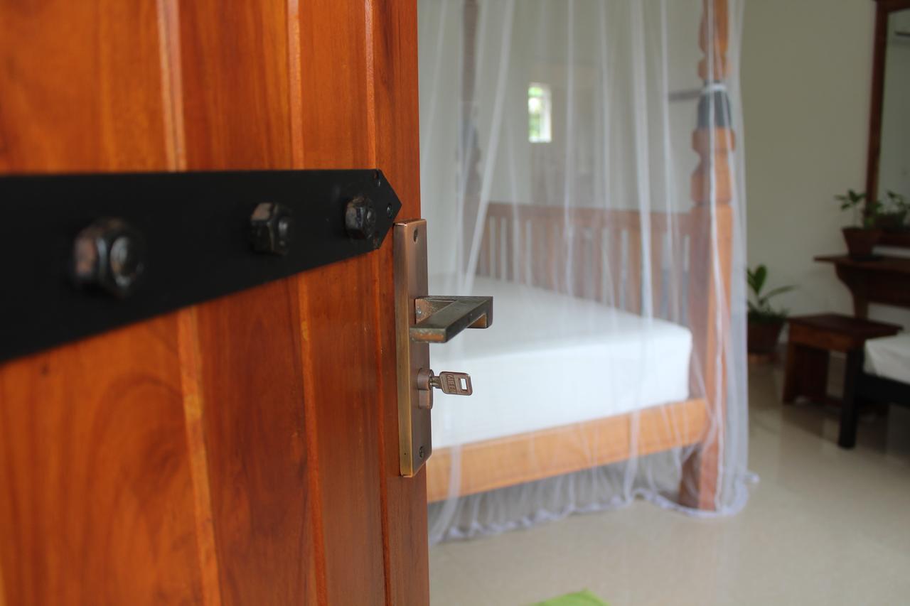 Airport Green Hotel Katunayake Exterior photo