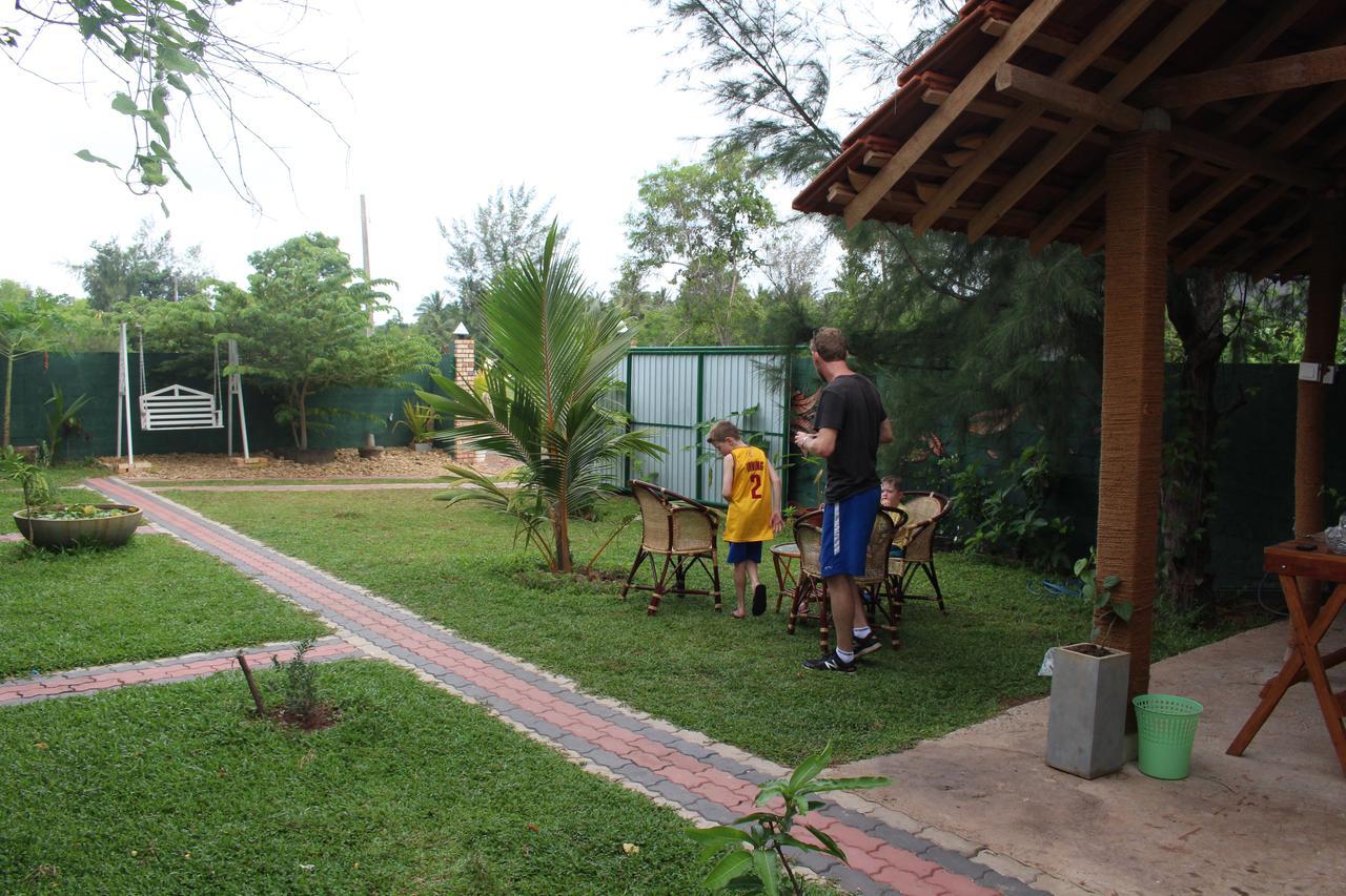 Airport Green Hotel Katunayake Exterior photo